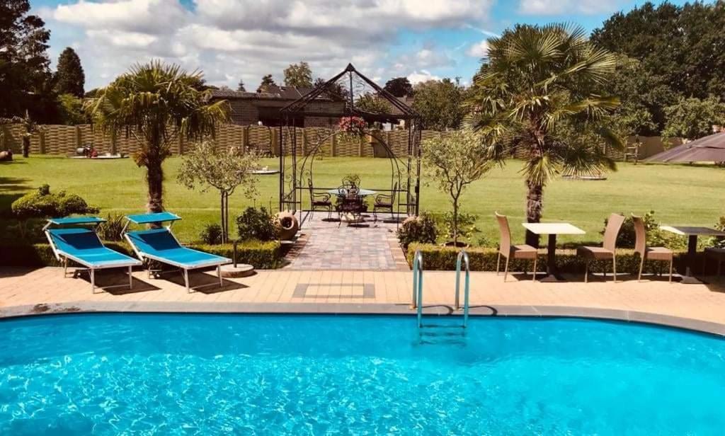 B&B Casa Roman & Vakantiewoning Voor 1 Pers Tot Max 32 Personen Zonhoven Kültér fotó